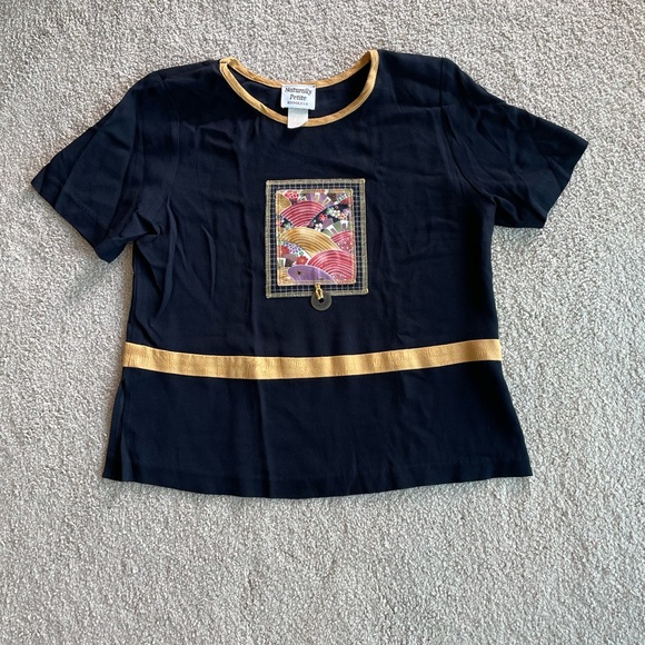 💜 5 for $25 Black and gold kimono fabric top - Picture 2 of 6